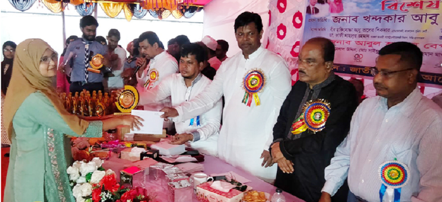 দোহারে জিপিএ-৫ প্রাপ্ত শিক্ষার্থীদের সংবর্ধনা